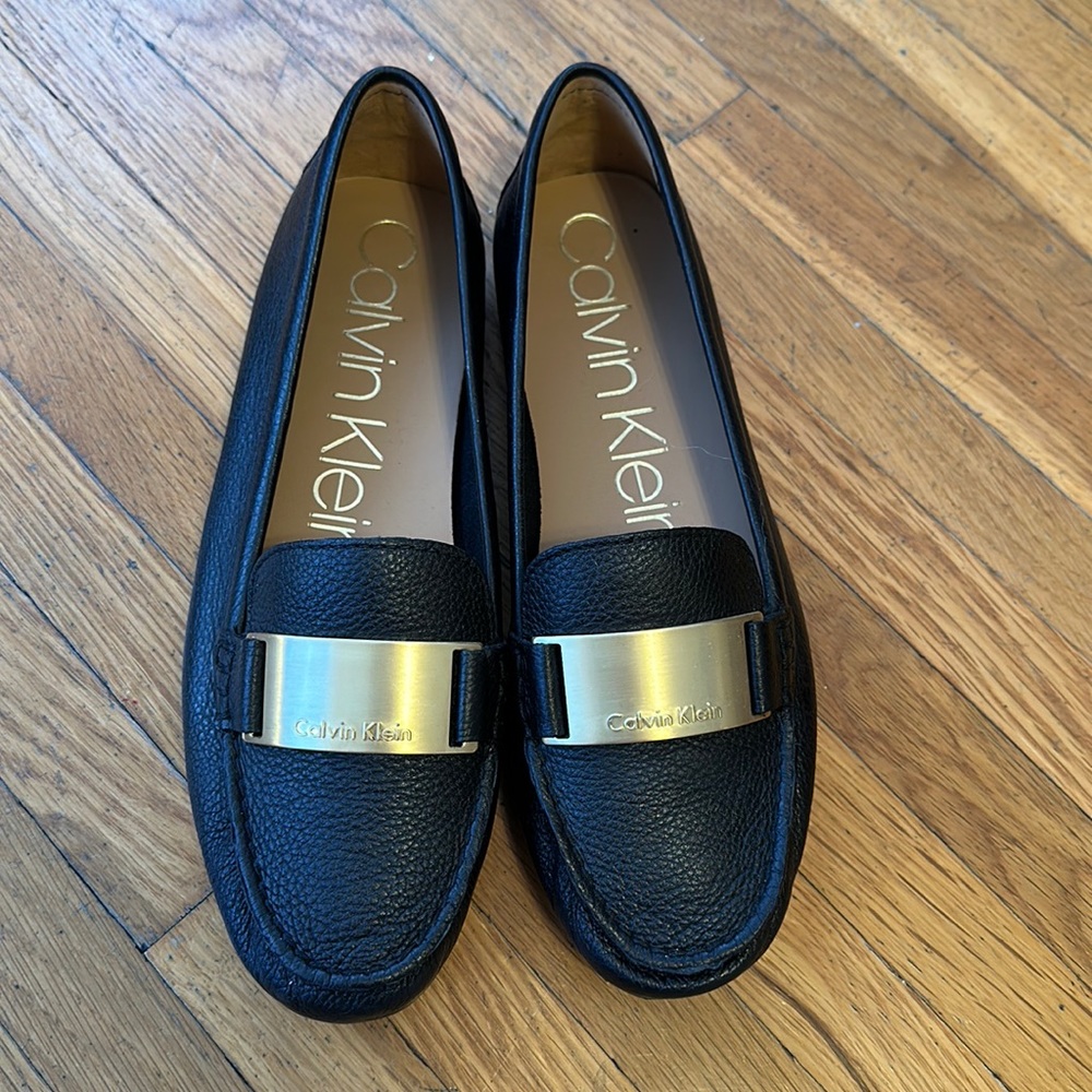 NWOT Calvin Klein Leather Loafers, Size 9.5